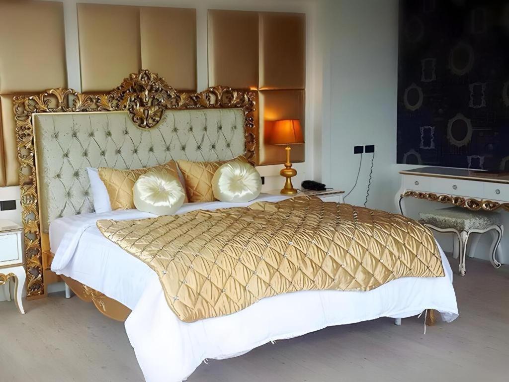Alvarez Hotel Buriram Luaran gambar