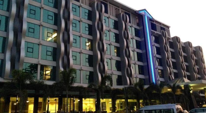 Alvarez Hotel Buriram Luaran gambar