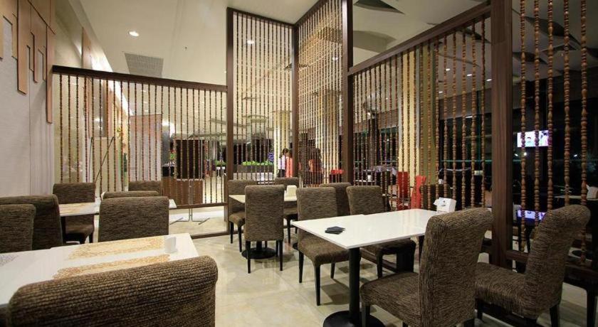 Alvarez Hotel Buriram Luaran gambar