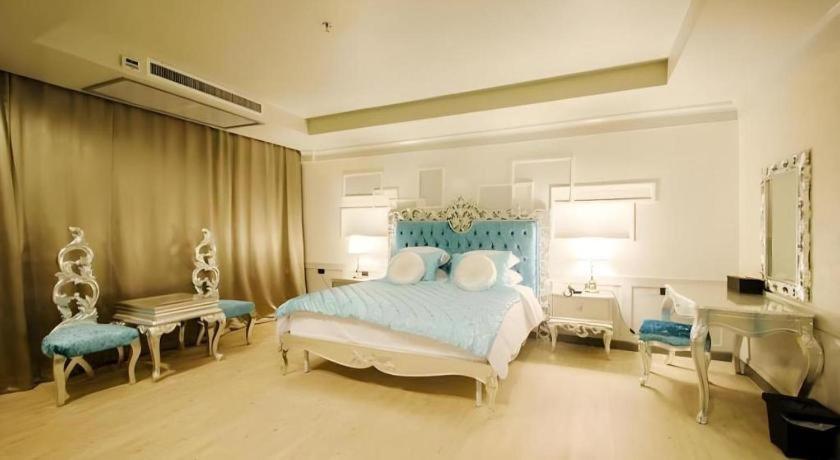 Alvarez Hotel Buriram Luaran gambar