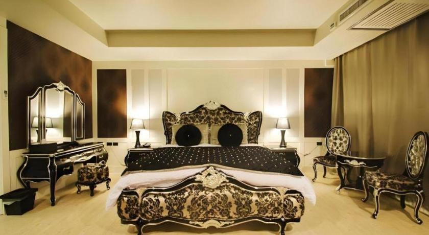 Alvarez Hotel Buriram Luaran gambar