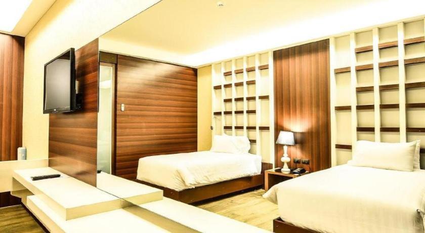 Alvarez Hotel Buriram Luaran gambar