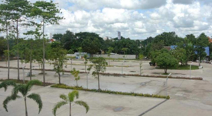 Alvarez Hotel Buriram Luaran gambar
