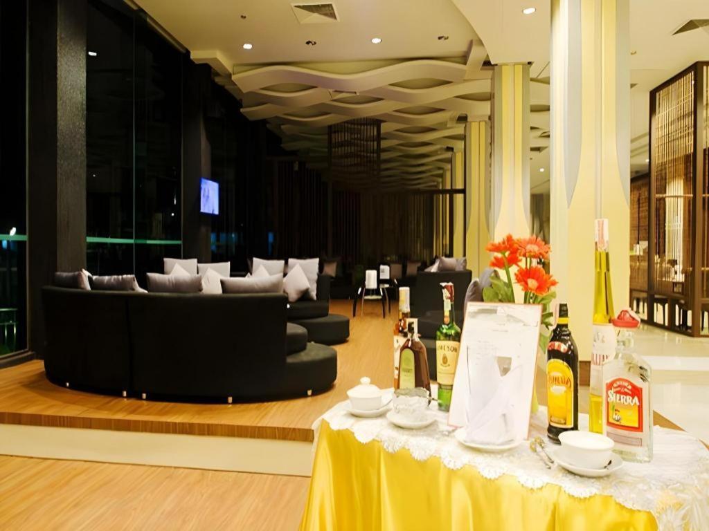 Alvarez Hotel Buriram Luaran gambar